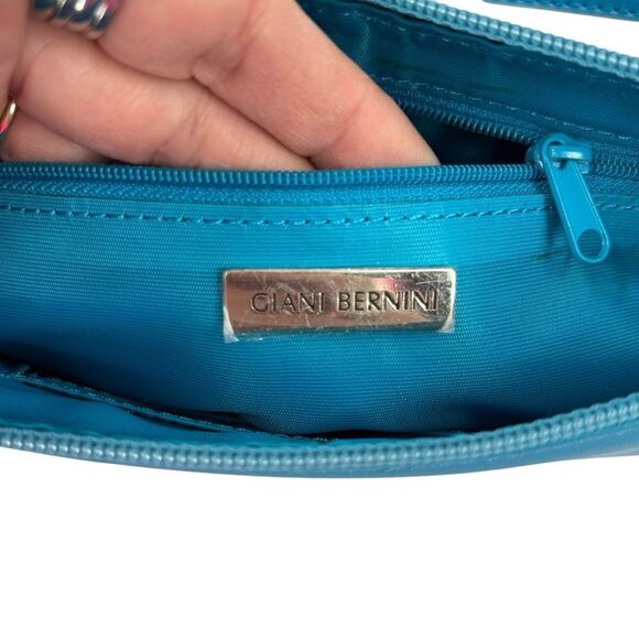 Giani Bernini Genuine Leather Versatile Bagette - Picture 4 of 7